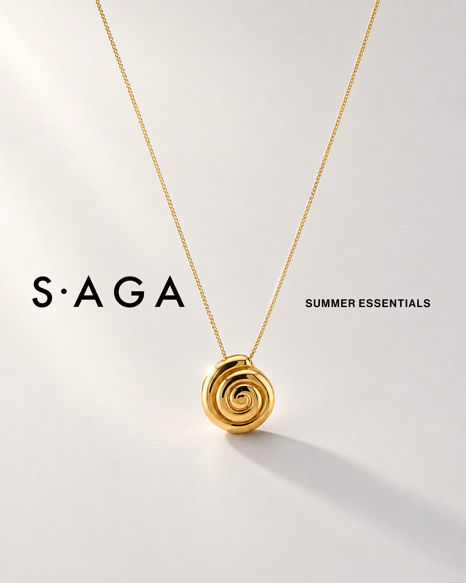 A curated selection of our most essential summer pieces.
Inspired by slow mornings, warm evenings, and the freedom of su